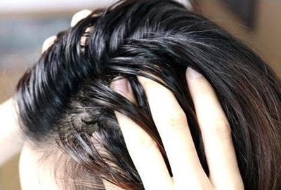 頭發(fā)出油變多掉頭發(fā)加重,應(yīng)該怎么辦